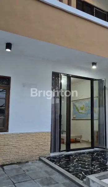 image RUMAH 2 LANTAI DI BABATAN PRATAMA, SIAP HUNI! (2)