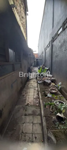 image RUMAH BESAR DI RAYA MENUR BISA TEMBUS GUBENG KERTAJAYA SURABAYA (6)