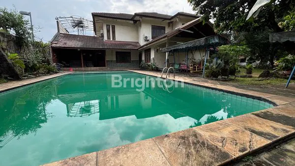 image RUMAH MEWAH LT 1139M², KOLAM RENANG LENTENG AGUNG (8)