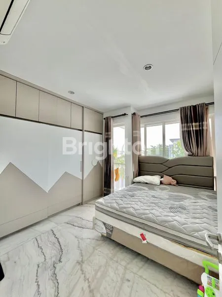 image TURUN HARGA   RUMAH 2 LANTAI SIAP HUNI DI CITRA LAND (2)