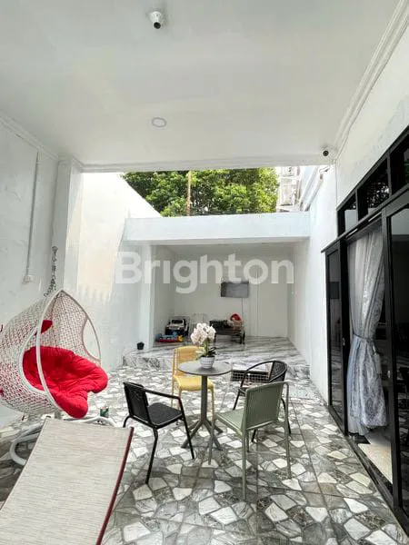 image HIDDEN GEM RUMAH MEWAH 2 LANTAI DENGAN SWIMMING POOL DI SERPONG UTARA (7)