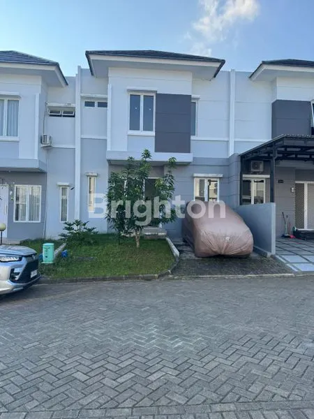 image RUMAH 2 LANTAI DI JUAL LOKASI PERUMAHAN (1)
