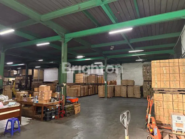 image GUDANG STRATEGIS MUAT KONTAINER 40” DI KAPUK KAMAL RAYA JAKARTA BARAT (3)