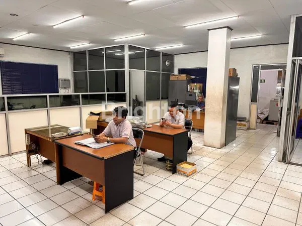 image GUDANG STRATEGIS MUAT KONTAINER 40” DI KAPUK KAMAL RAYA JAKARTA BARAT (6)