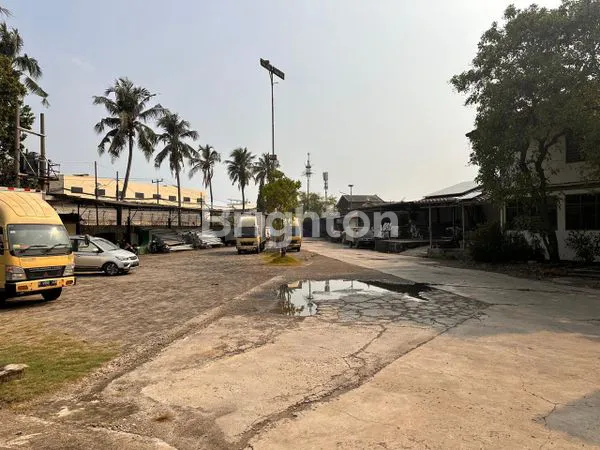 image GUDANG STRATEGIS MUAT KONTAINER 40” DI KAPUK KAMAL RAYA JAKARTA BARAT (7)