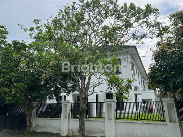 image RUMAH SIAP HUNI 4 KM DI PERUMAHAN ELITE (2)