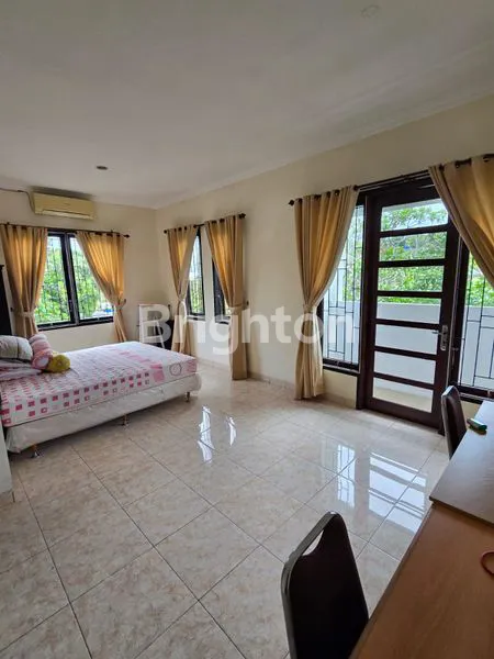 image RUMAH SIAP HUNI 4 KM DI PERUMAHAN ELITE (5)