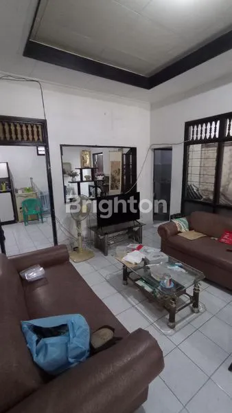 image RUMAH LUAS DAN NYAMAN DI AREA RENON (6)