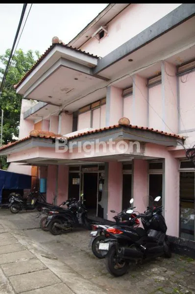 image BANGUNAN EX HOTEL AKTIF DI SENEN  (2)