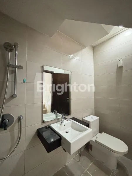 image RUMAH SIAP HUNI ASIA GREENLAKE CULDESAC SURABAYA BARAT\N (6)