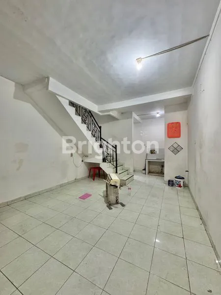 image RUMAH 3 LANTAI ROW 1 MOBIL HARGA SANGAT MURAH DALAM KOMPLEK MINI DI TANJUNG DUREN (1)