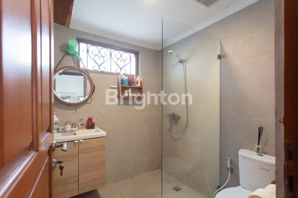 image TURUN HARGA! RUMAH MEWAH RENOVASI BARU DI KEBAYORAN BARU – DEKAT BLOK M & PONDOK INDAH (5)