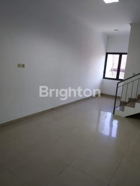 image RUKO SIAP HUNI 3 LANTAI TOMANG (7)