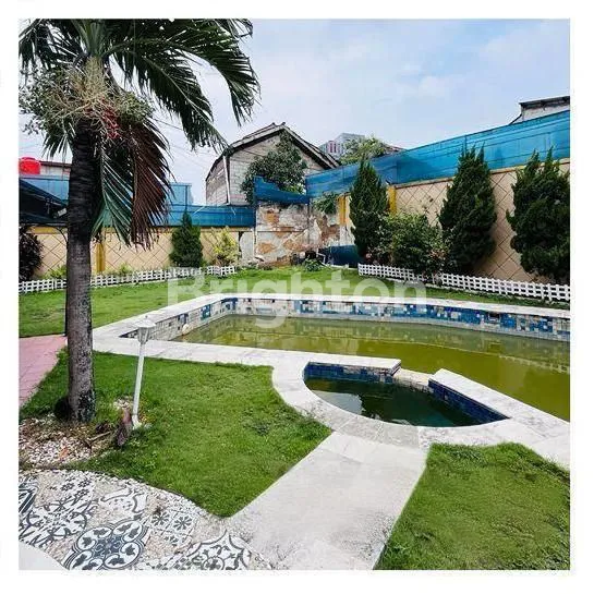 image RUMAH BESAR DENGAN HALAMAN LUAS – LEBAK BULUS, JAKARTA SELATAN (5)