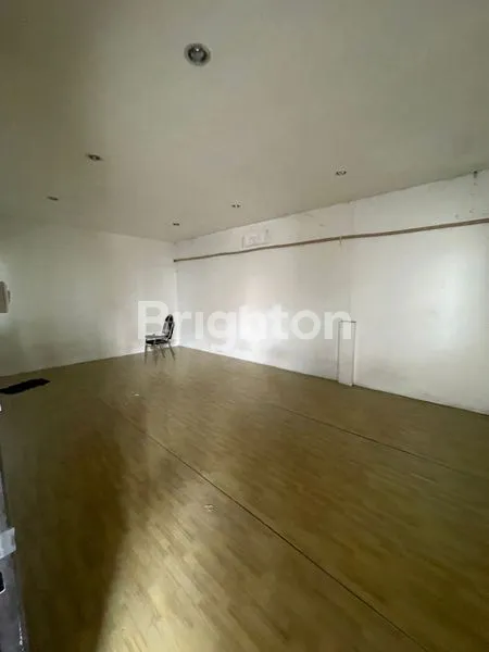 image GUDANG TERAWAT DI DRIYOREJO (6)