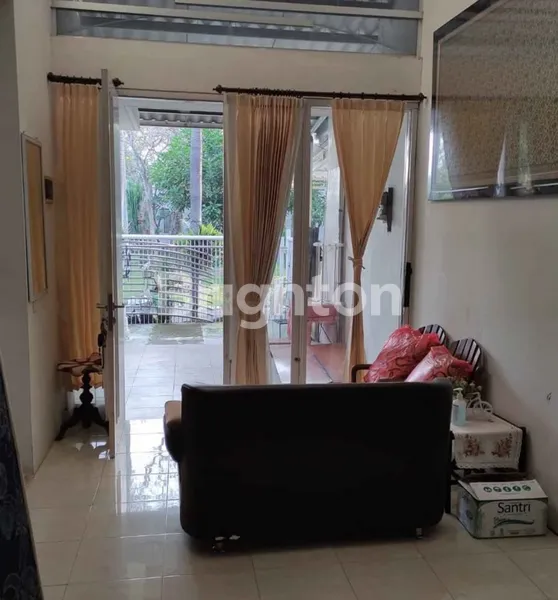 image BANGUNAN FULL RENOV, HOMEY, HUNIAN LINGKUNGAN AMAN & NYAMAN DI SURABAYA BARAT (4)