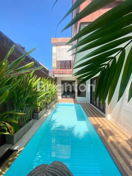 image VILLA MEWAH 3 KT HADAP TIMUR DEKAT PANTAI MERTASARI (2)