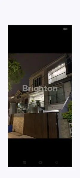 image RUMAH 3 LANTAI SIAP HUNI DI KELAPA GADING (1)