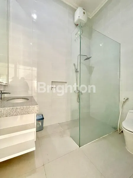 image RUMAH 2.5 LANTAI DI DELTA SARI BARU SIDOARJO  (3)