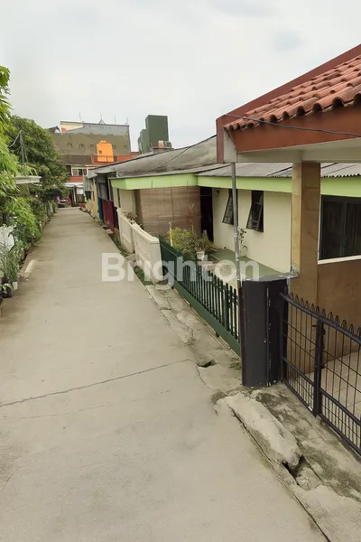 image DIJUAL RUMAH BANGUNAN LAMA TERAWAT, LOKASI STRATEGIS DI DEPOK 1 (1)