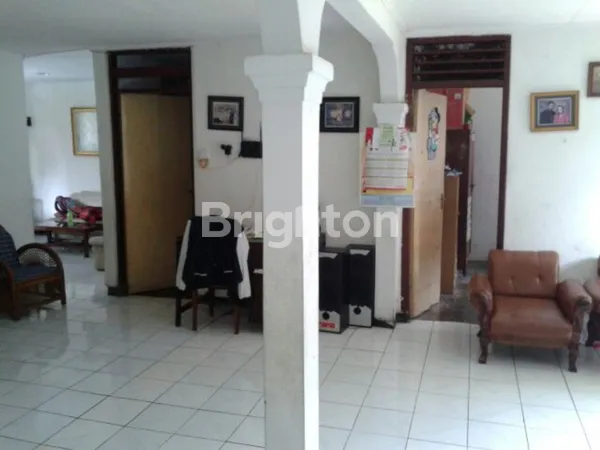 image DIJUAL RUMAH BANGUNAN LAMA TERAWAT, LOKASI STRATEGIS DI DEPOK 1 (6)