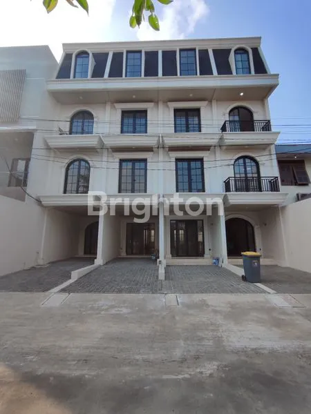 image RUMAH DI KEBAYORAN THE PEAK RAHARJA TOWNHOUSE (1)