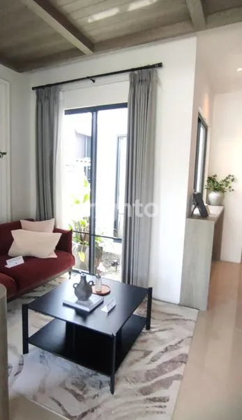 image RUMAH 2 LANTAI SHM DI GUNUNGANYAR (4)