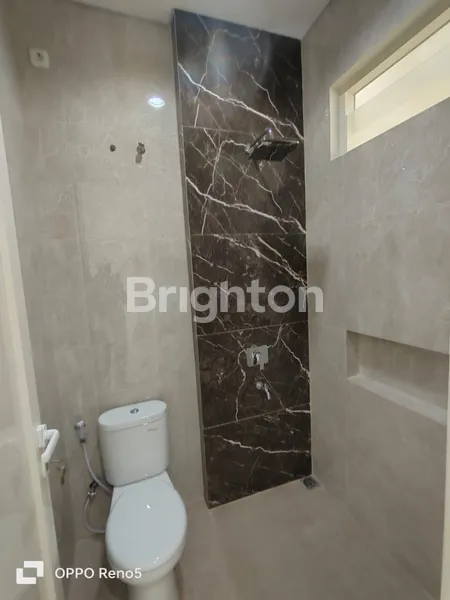 image RUMAH BARU GAYUNGSARI 2 LANTAI MINIMALIS SIAP HUNI, DEKAT KE RAYA A. YANI  (6)