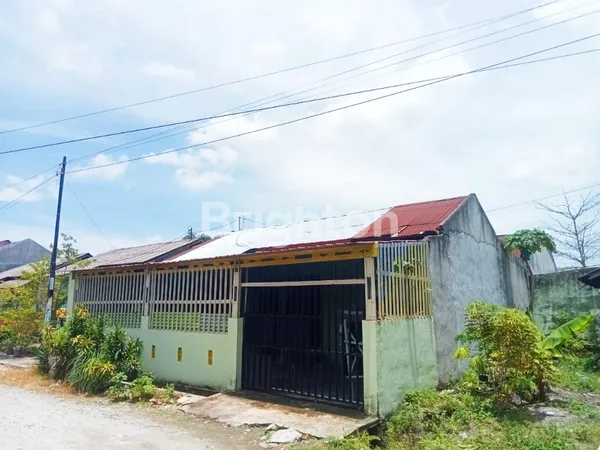 image RUMAH STRATEGIS DI GARUDA SAKTI KM 6, DEKAT JALAN TOL & PANAM PEKANBARU (1)