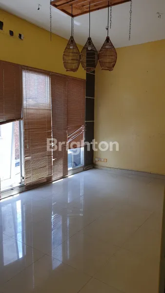 image DISEWAKAN GEDUNG PERKANTORAN TIGA LANTAI DI RAYA A. YANI (8)