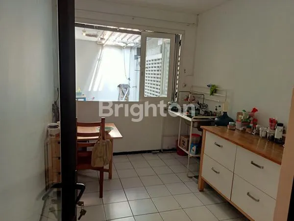 image RUMAH ASRI SIAP HUNI GADING INDAH JENDELA KUSEN FULL ALUMINIUM  (7)