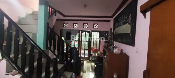 image RUMAH 2 LANTAI PERUMNAS, NGRONGGO-KEDIRI (2)