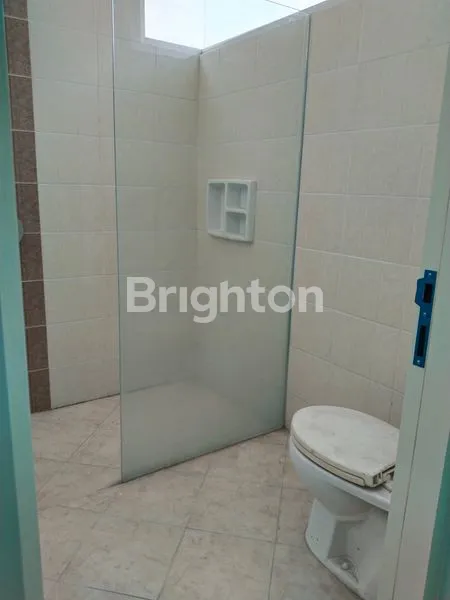 image RUMAH ROYAL RESIDENCE WIYUNG (7)