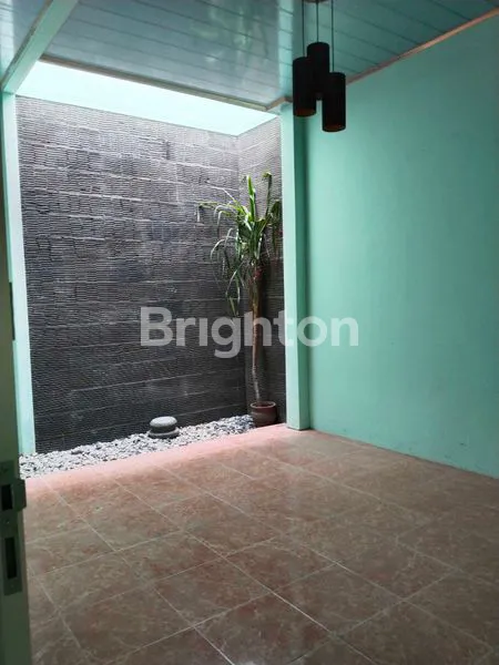 image RUMAH ROYAL RESIDENCE WIYUNG (8)