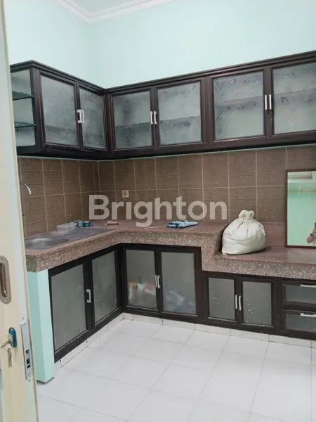 image RUMAH ROYAL RESIDENCE WIYUNG (4)