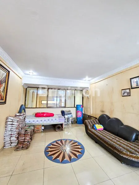 image RUKO CANTIK 3,5 TINGKAT SIAP HUNI BAGUS TERAWAT DI INTI KOTA MEDAN DENGAN LETAK STRATEGIS, COCOK UNTUK TINGGAL DAN BUKA USAHA, ADA AREA PARKIR LUAS DI JL BAMBU 2 MEDAN (6)