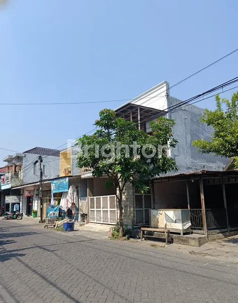 image DISEWAKAN RUMAH RUKO DI JALAN TENGGILIS KAUMAN SAMPING APARTMENT METROPOLIS (2)