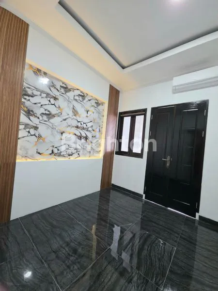 image DISEWAKAN RUMAH CANTIK FULL RENOV PARK RESIDENCE, TAMAN SURYA 5,  JAKARTA BARAT (4)