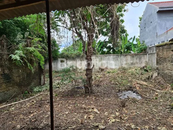 image RUMAH HITUNG TANAH LOKASI NOL JALAN RAYA NGADILUWIH, KEDIRI (4)