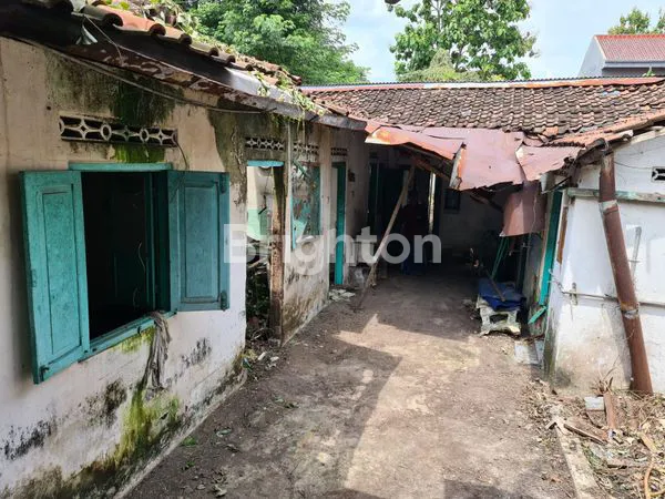 image RUMAH HITUNG TANAH LOKASI NOL JALAN RAYA NGADILUWIH, KEDIRI (5)