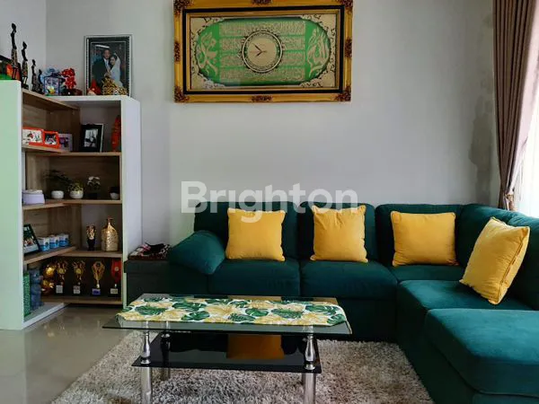 image DIJUAL RUMAH CANTIK FULLFURNISH TENGAH KOTA BERNUANSA MINIMALIS LOKASI DALAM PERUMAHAN REGENCY AMAN NYAMAN HARGA NEGO (4)