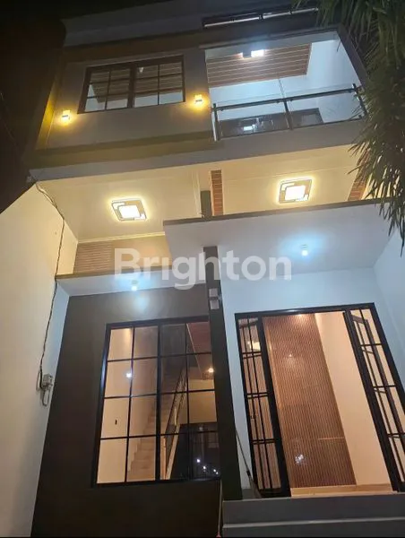 image RUMAH BARU  2 LANTAI MINIMALIS MODERN SYUHADA PERMAI SEMARANG TIMUR (2)