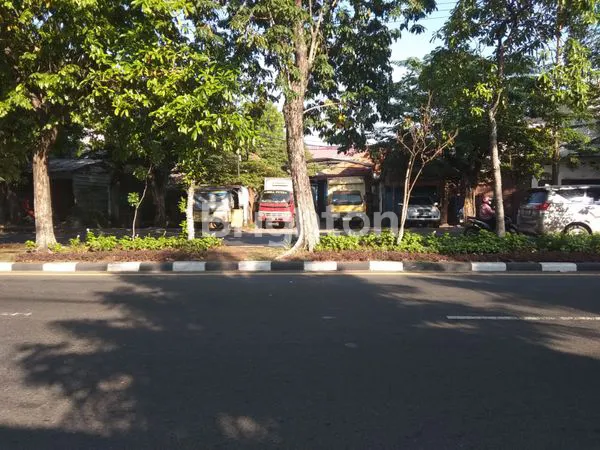 image PROPERTI STRATEGIS LT 319M² JL.DEMAK SURABAYA (1)