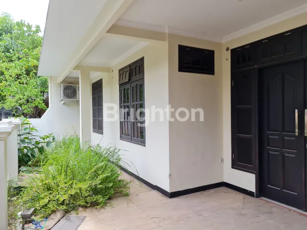 image RUMAH SELESAI RENOVASI DI RUNGKUT MENANGGAL HARAPAN (3)
