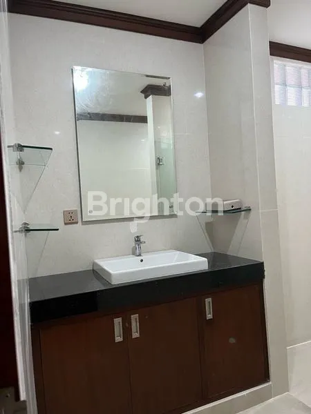 image VILLA SEMI MODERN BALI 3KT, KAMAR KACA LANTAI 2 (8)