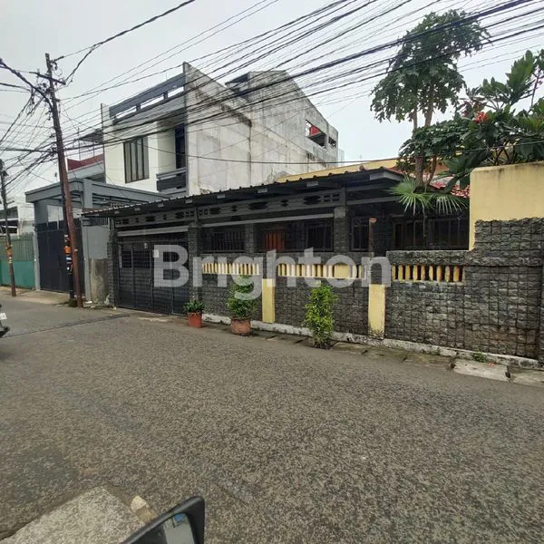 image RUMAH CANTIK PINGGIR JALAN KEMANGGISAN JAKARTA BARAT (1)