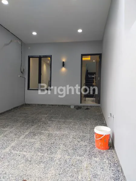 image RUMAH BARU BARU GRESS 3 LANTAI DAERAH DURI KEPA (1)