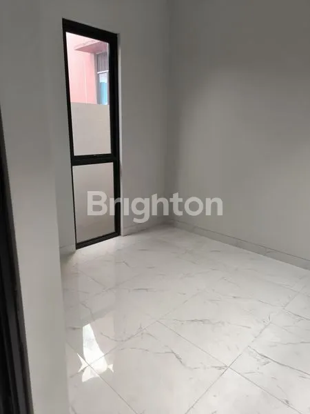 image DIJUAL RUMAH HOOK  CANTIK SIAP HUNI DI SEKTOR (3)