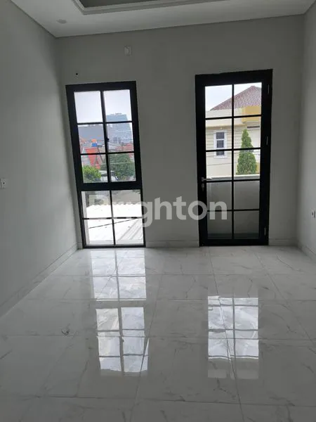 image DIJUAL RUMAH HOOK  CANTIK SIAP HUNI DI SEKTOR (6)