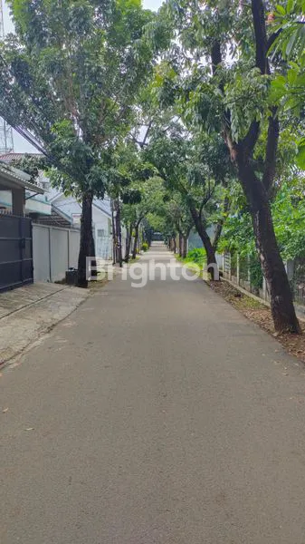 image RUMAH ASRI SIAP HUNI DI KOMPLEK HANKAM, JOGLO, JAKARTA BARAT. (8)